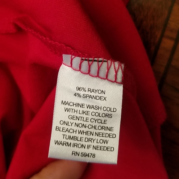 Mercer and Madison red dree - Picture 5 of 5